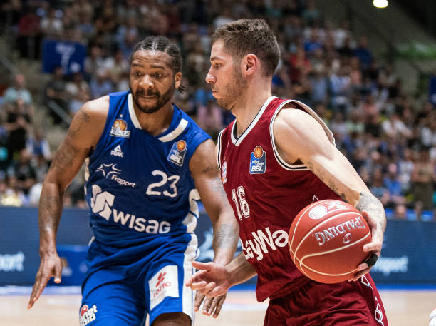 一路过关斩 一路过关斩