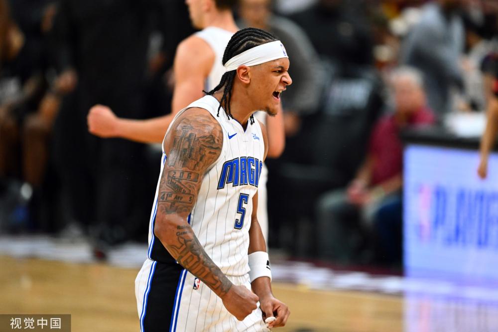 许多表现突 许多表现突